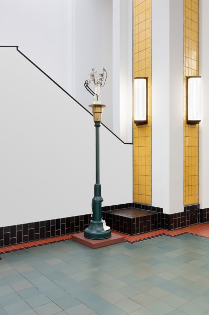 Installation image of Magali Reus: Parallel Bones.