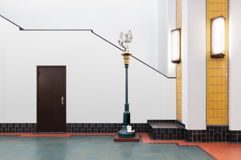 Installation image of Magali Reus: Parallel Bones.
