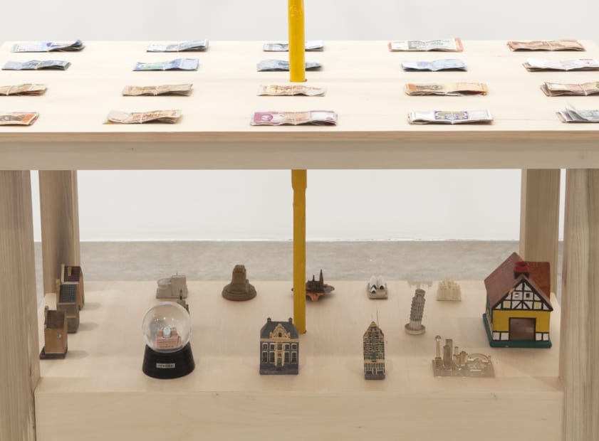 Bureau d'échange [Exchange Office]: Architecture [detail], 2014